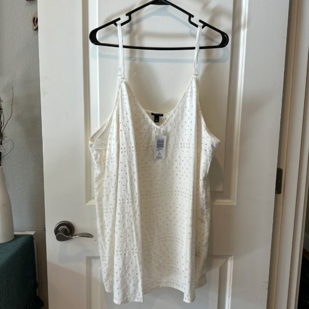 Torrid Sophie White Eyelet Cami Top V-Neck Adjustable Straps‎ Size 3X 22-24 NEW